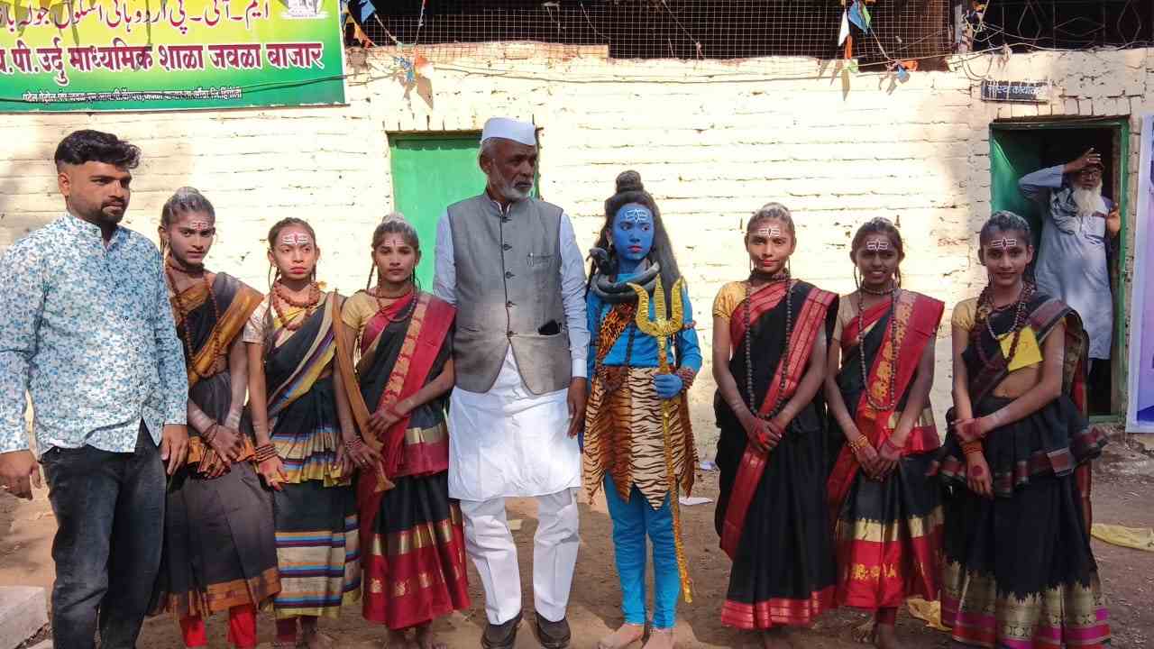 मुनीर पटेल यांच्या वाढदिवसा निमित्त राज्यस्तरीय शालेय समूह नृत्य स्पर्धा संपन्न